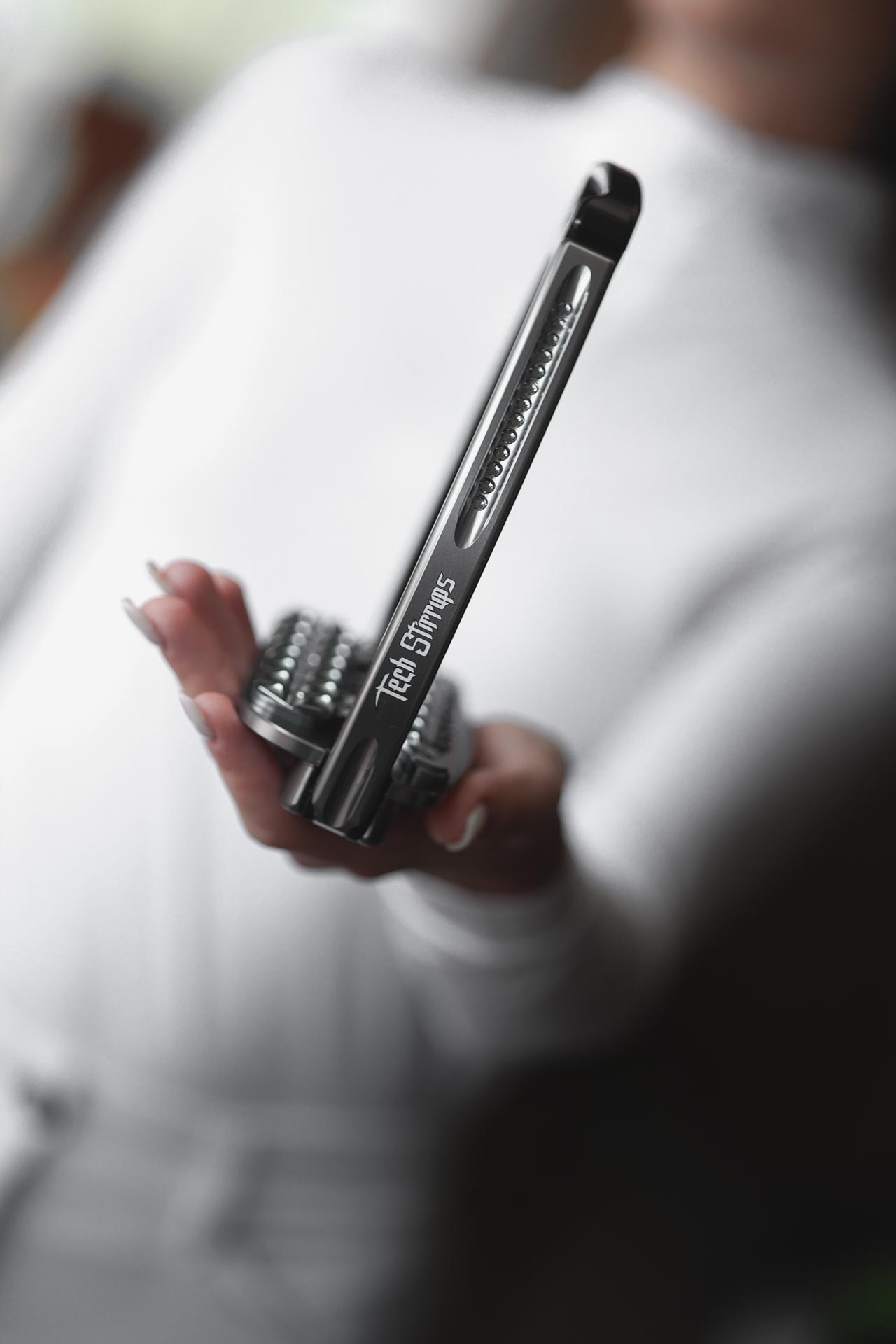 Tech Stirrups — Crystal details (01)